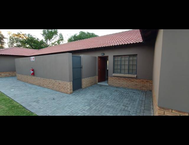 3 BEDROOM APARTMENT FOR SALE IN WATERKLOOF EAST